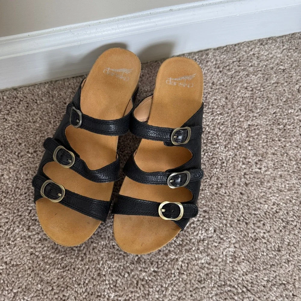 Dansko Women Black Leather Triple Strap Buckle Wedge Slide Sandals Size 38